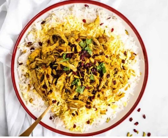 Zereshk Polo – Safranreis mit Berberitzen, goldgelb und fein säuerlich