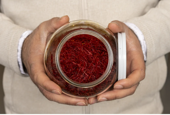 Safran aus Afghanistan – handgeerntete Safranfäden aus Herat als Beispiel für Qualität und traditionelle Produktion